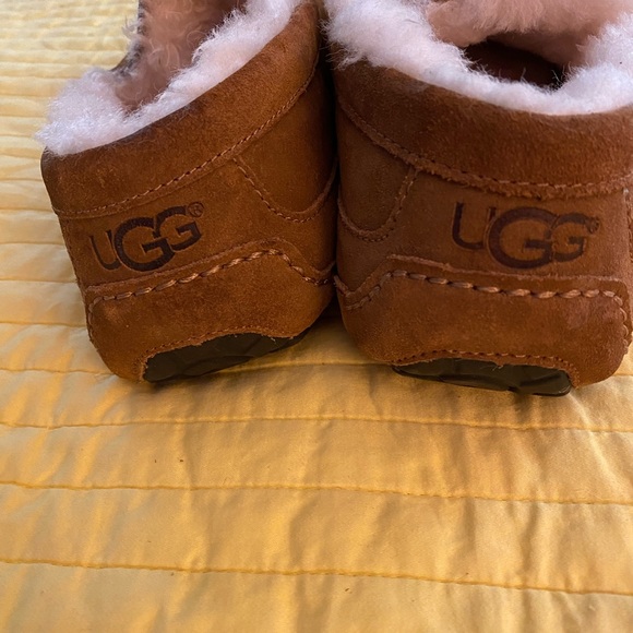 UGG Ascot Slipper suede with rubber sole color chestnut Size 13 - Picture 3 of 9